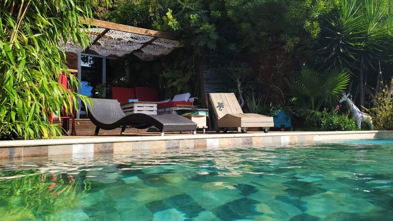 Logement De Charme Avec Piscine Et Jacuzzi Carnoules  Exterior foto