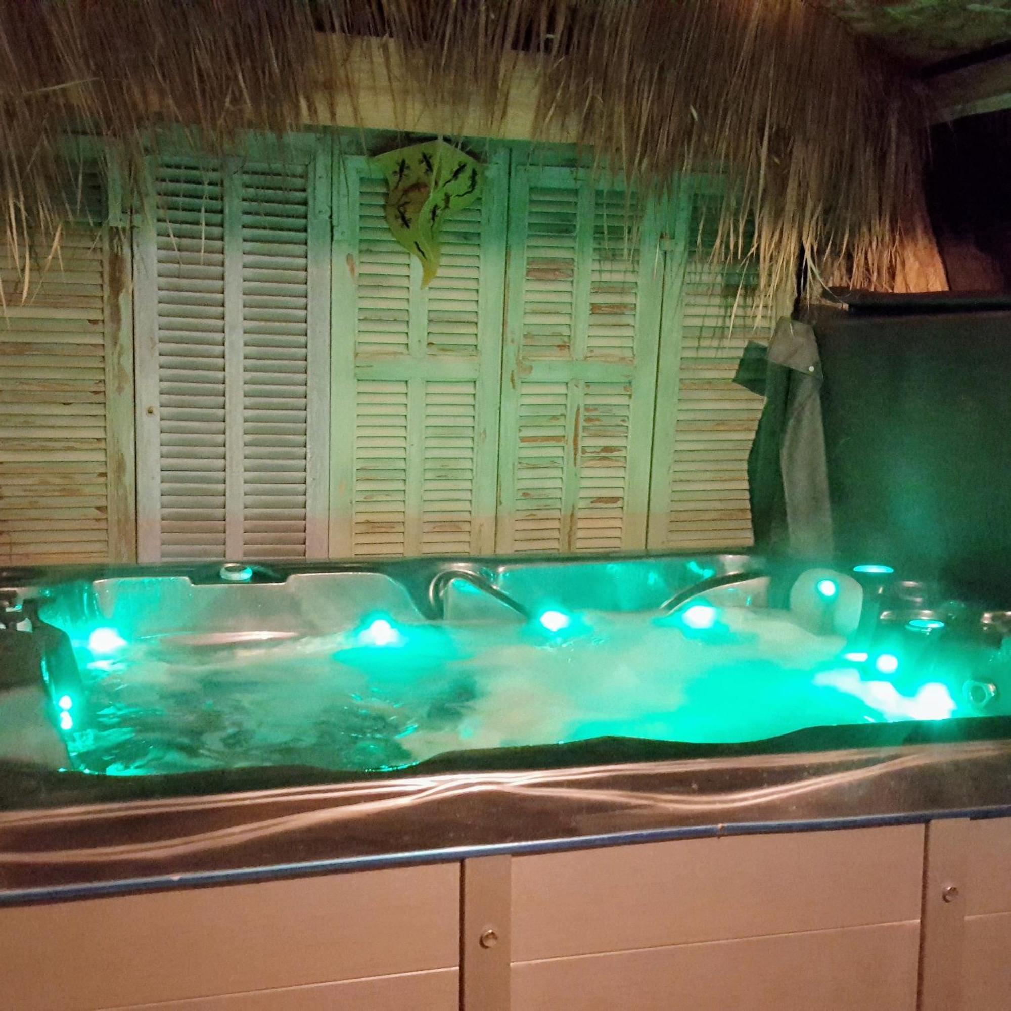 Logement De Charme Avec Piscine Et Jacuzzi Carnoules  Exterior foto